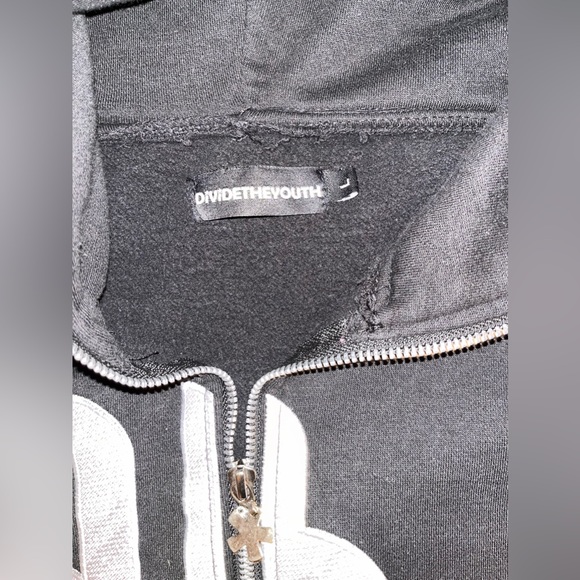 Divide The Youth Full Zip Up Sweater | Large in men’s - Picture 3 of 7